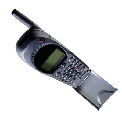 藍屏?xí)r光 老式手機的通訊記憶與未來科技的對話